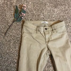 🎐BOGO🎐 HOLLISTER khaki colored slim fit jeans